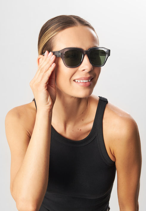 Grande Transparent Grey